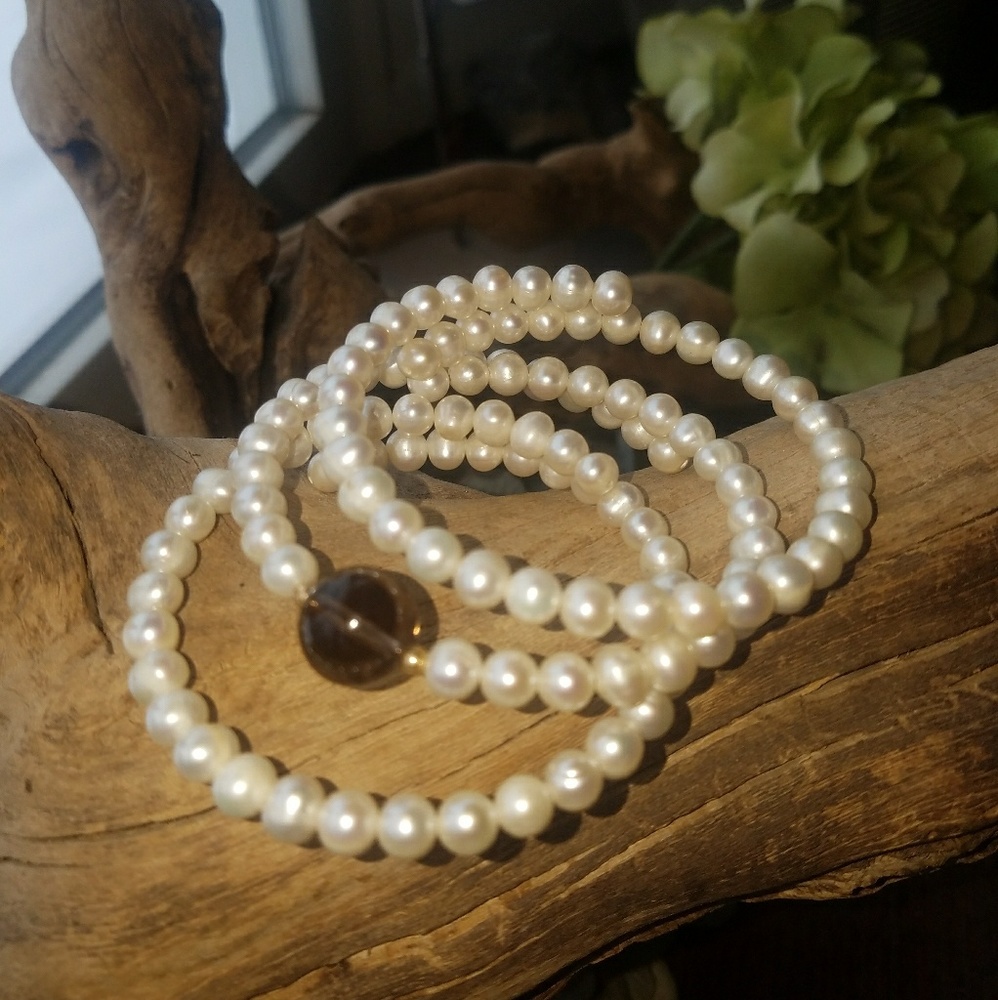 Pearl 3 piece bracelet w/Quartz 💃1 day only💃